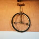 循環するものの象徴として一輪車の写真